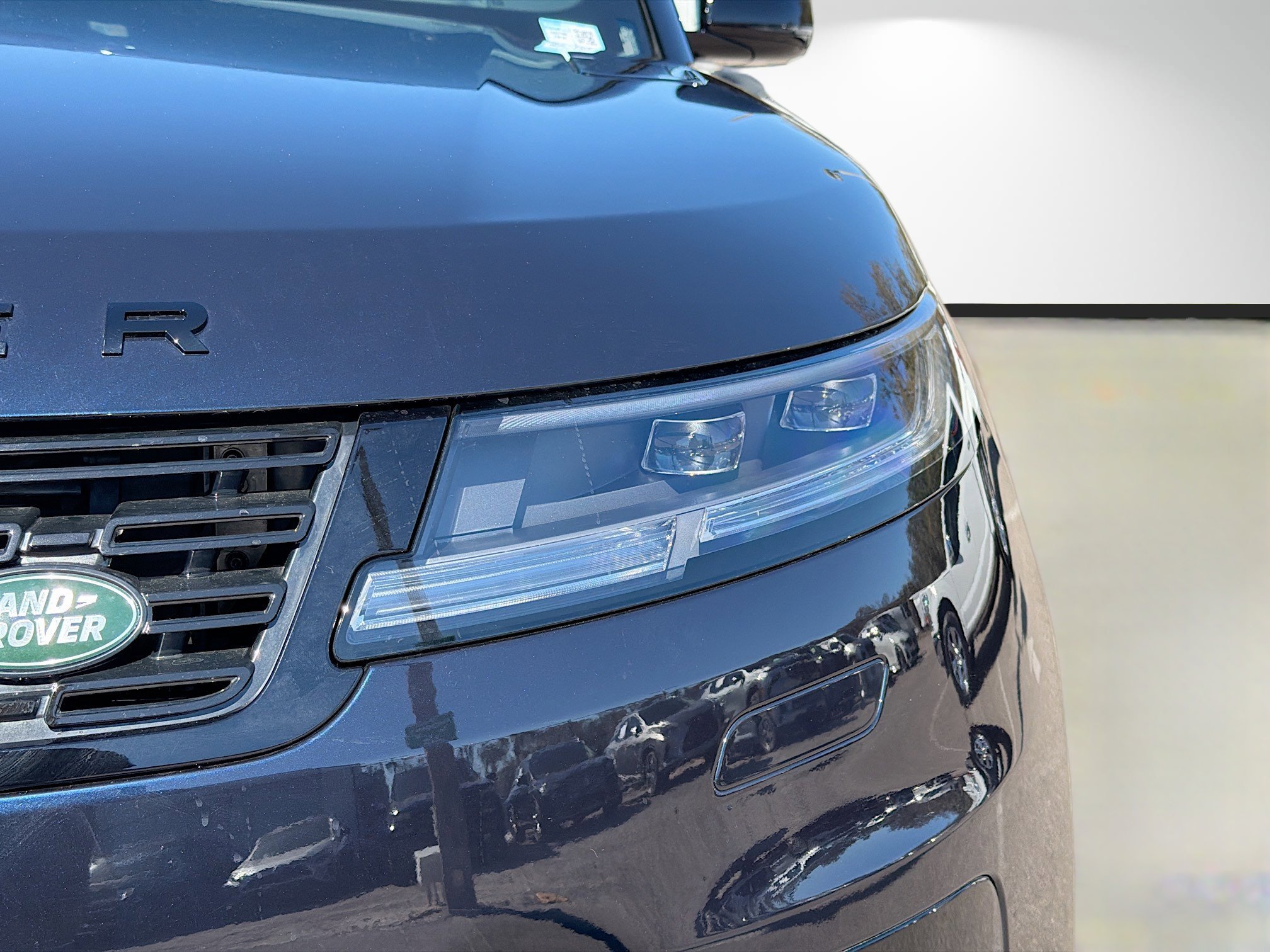 New 2026 Constellation Blue Ultra Metallic Gloss Land Rover Dynamic SE image 9