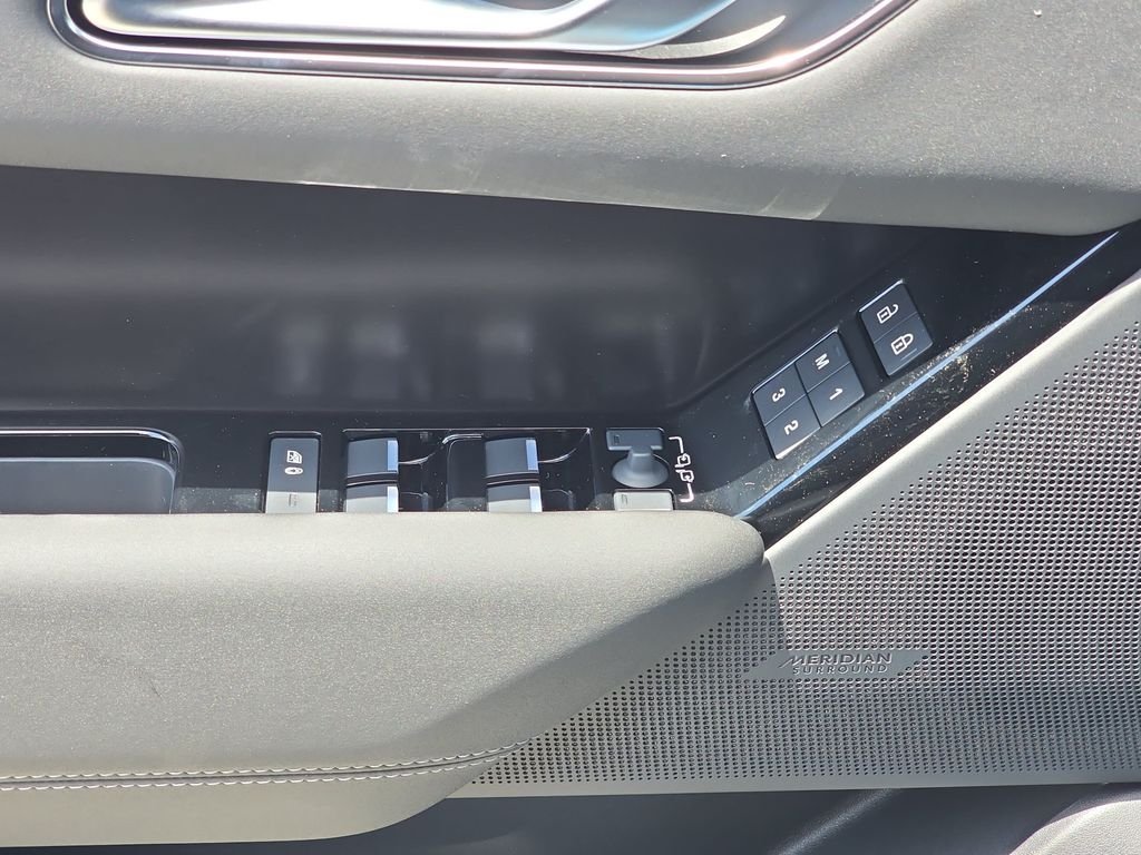New 2026 Santorini Black LAND ROVER  image 28