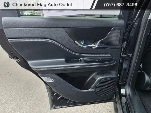 Used 2022 Black Metallic Lincoln Standard image 40