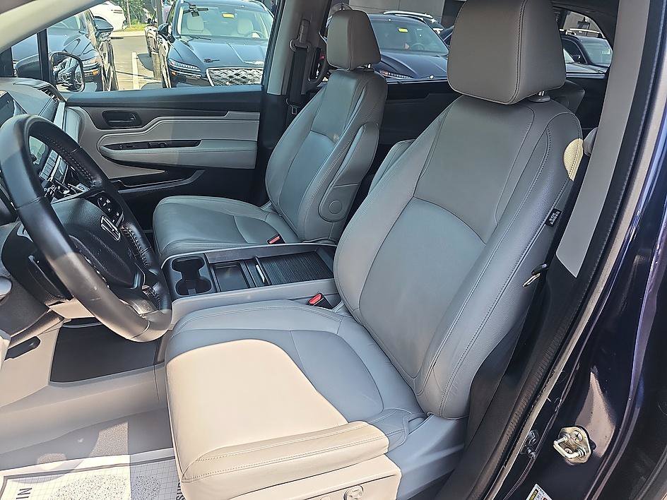 Used 2018 Obsidian Blue Pearl Honda EX-L image 15