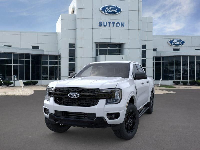 New 2025 Oxford White Ford XLT image 2