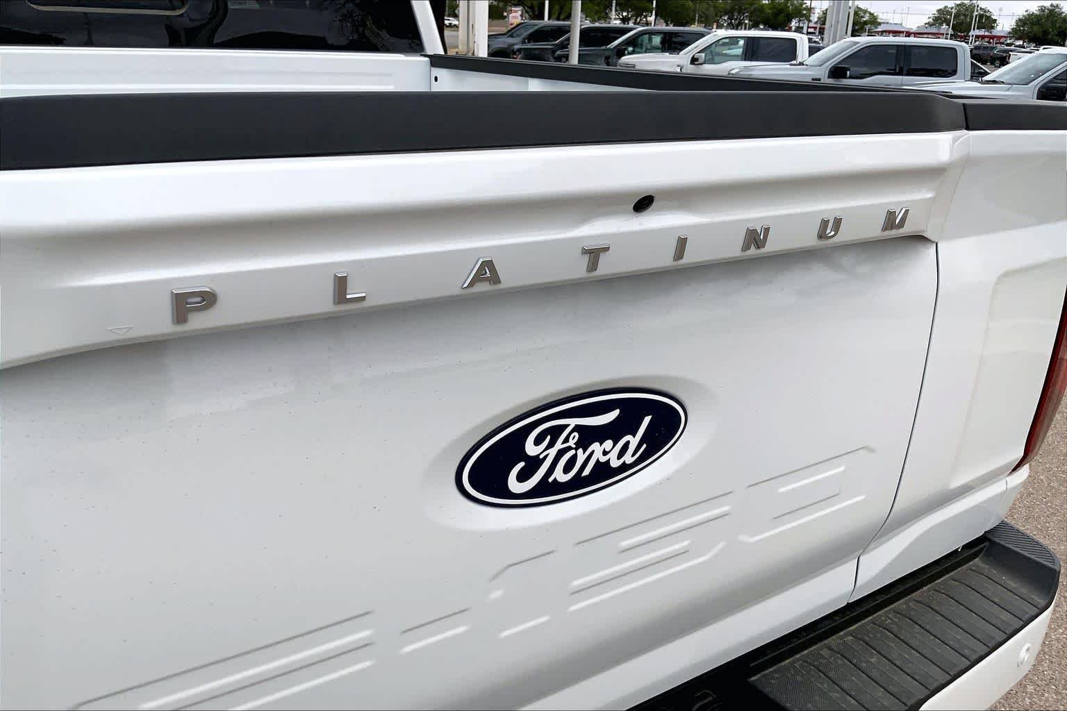 New 2026 Star White Metallic Tri-Coat Ford Platinum® image 15
