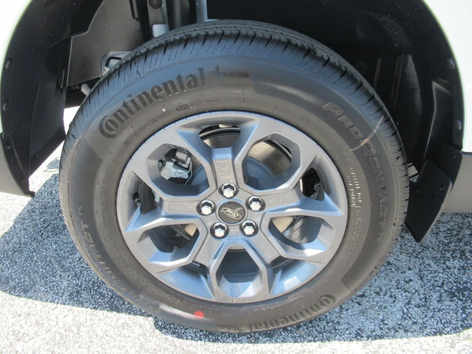 New 2026 Oxford White Ford XLT image 8