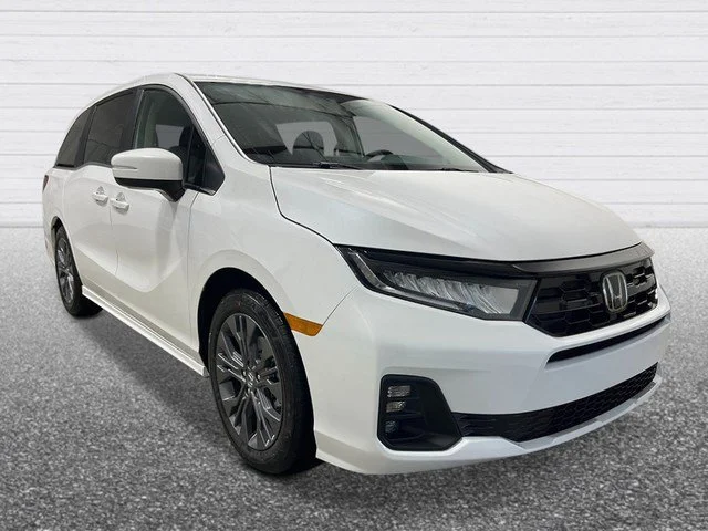 New 2027 Silver Honda Touring image 10
