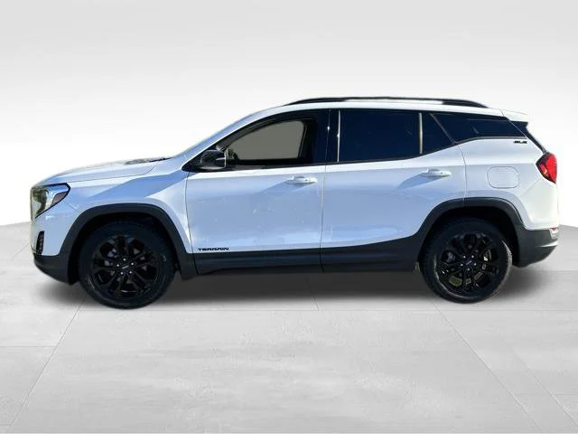 Used 2020 White GMC SLE image 2