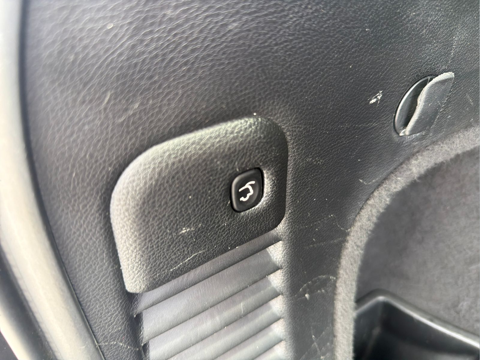 Used 2021 Diamond Black Jeep Laredo X image 32