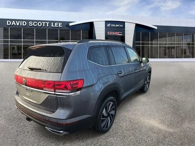 Used 2025 Gray Volkswagen 2.0T SE w/Technology image 4