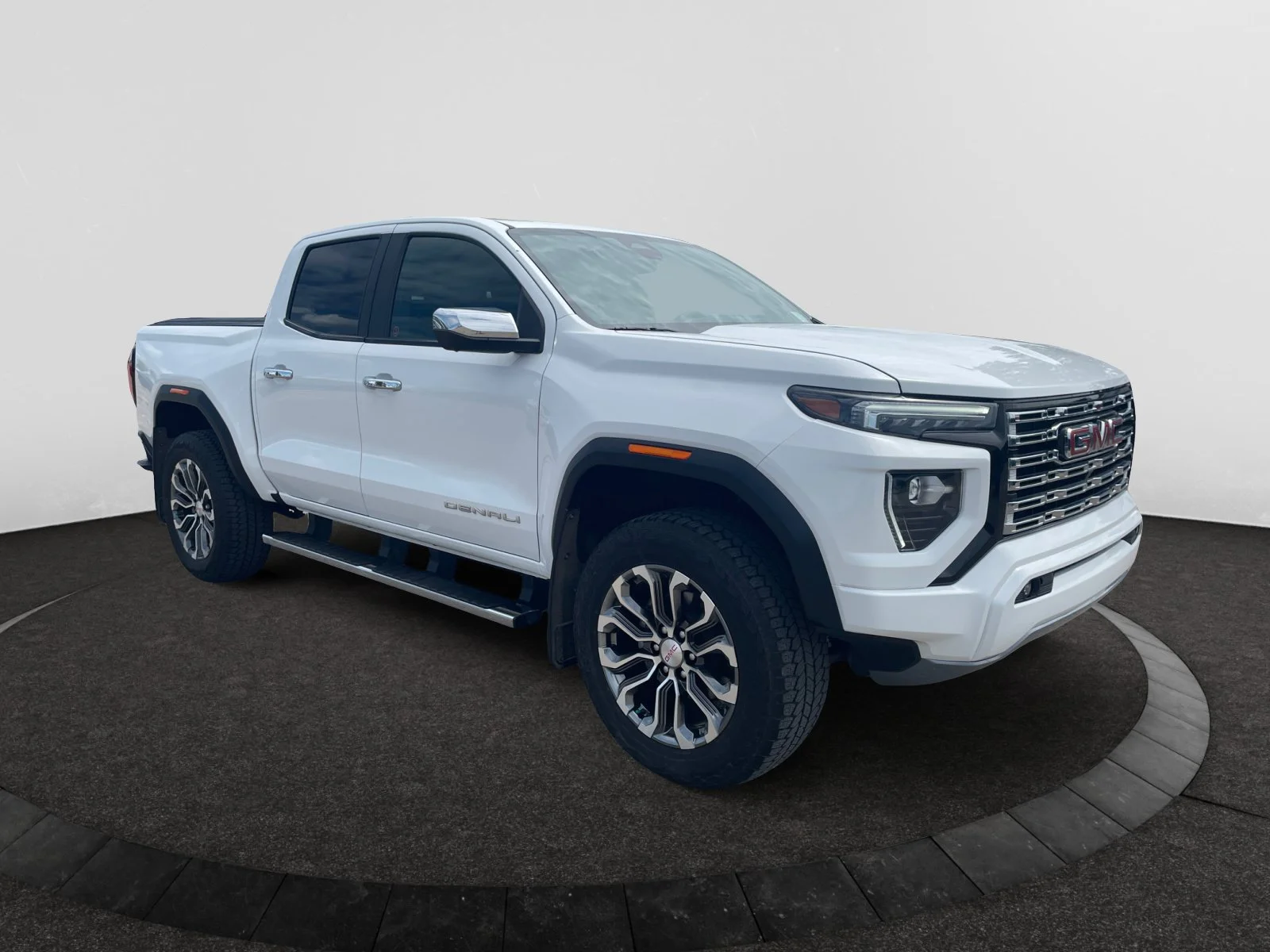 Used 2023 Summit White GMC Denali Crew 4x4 Leather Sunroof Nav image 7