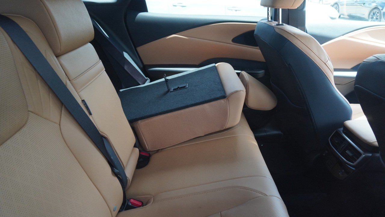 Used 2025 White Lexus RX 350 Premium Plus image 13