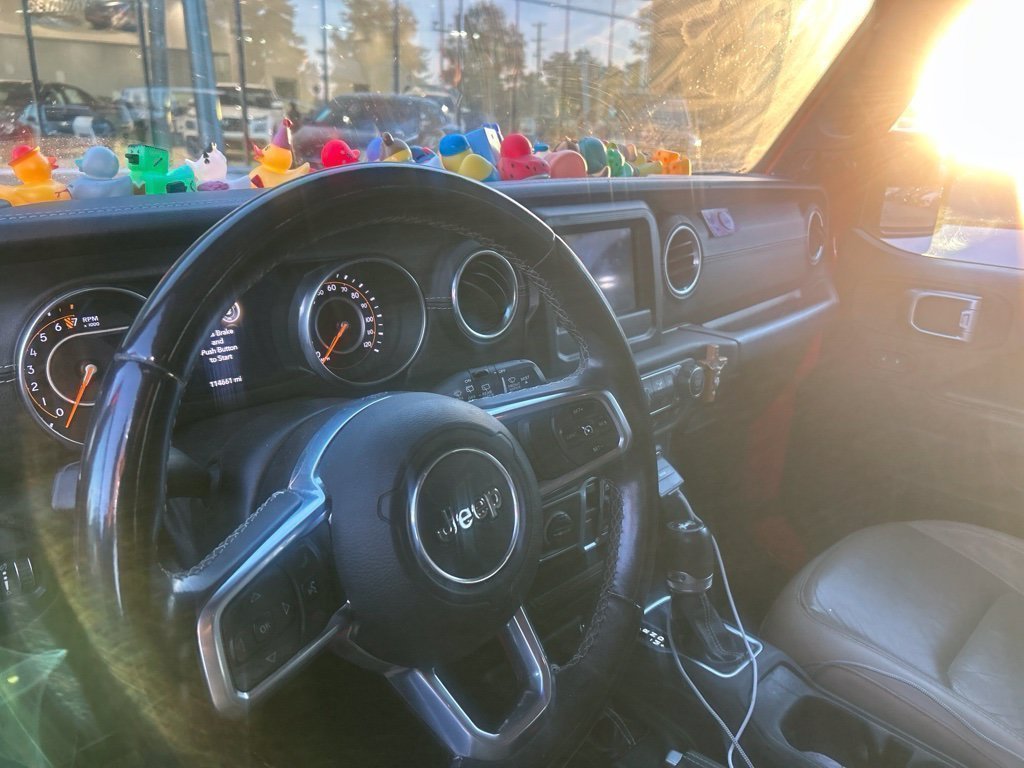 Used 2018 Red Jeep Unlimited Sahara image 7