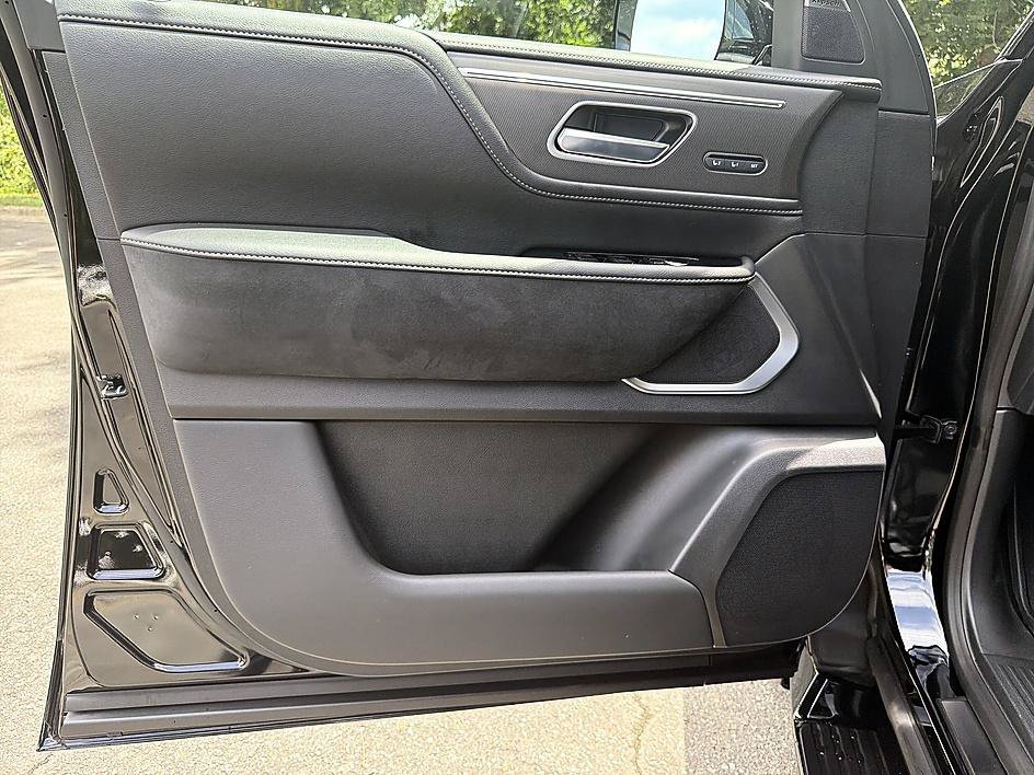 New 2027 BLACK OBSIDIAN INFINITI LUXE image 9