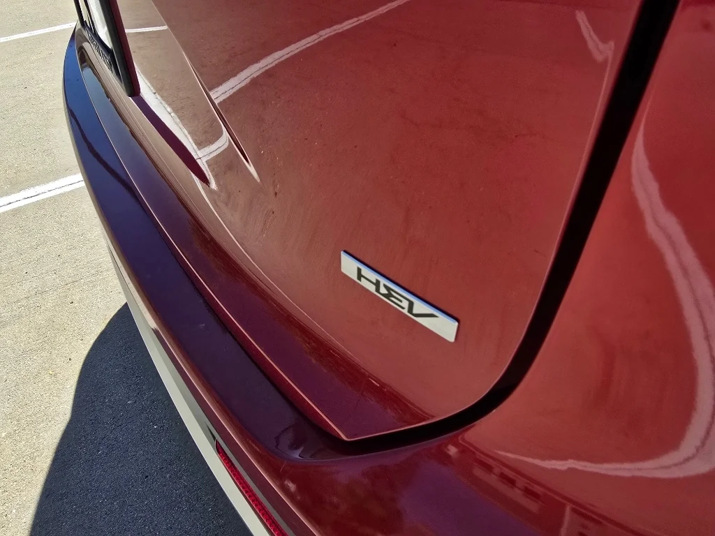 Used 2025 Runway Red Kia LX image 12