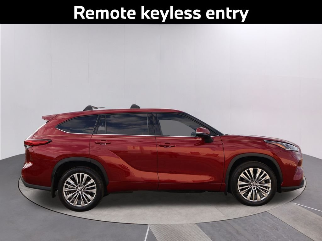 2023 Toyota Highlander Platinum photo 4