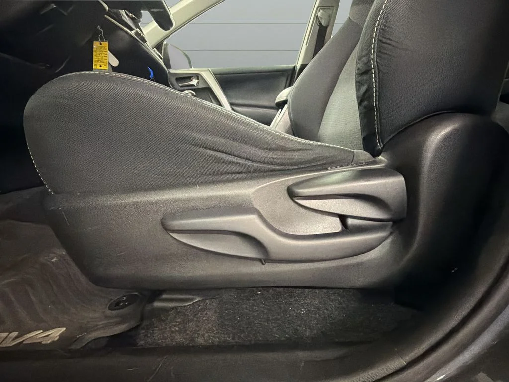 Used 2016 Gray Toyota XLE image 31