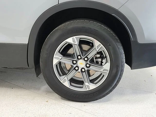 Used 2025 Gray Chevrolet LT image 13