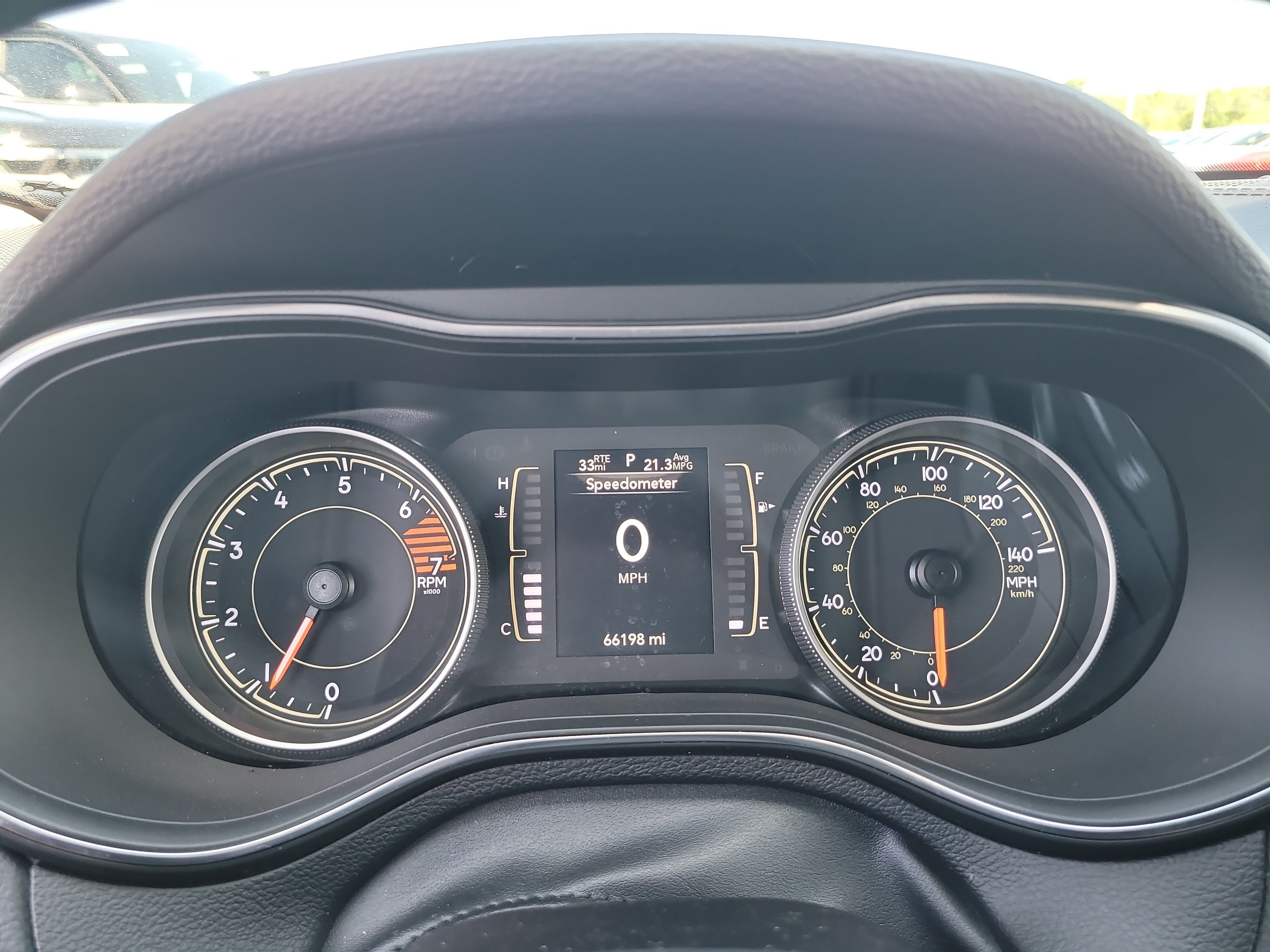 Used 2021 Sting-Gray Clearcoat Jeep Latitude Plus image 29