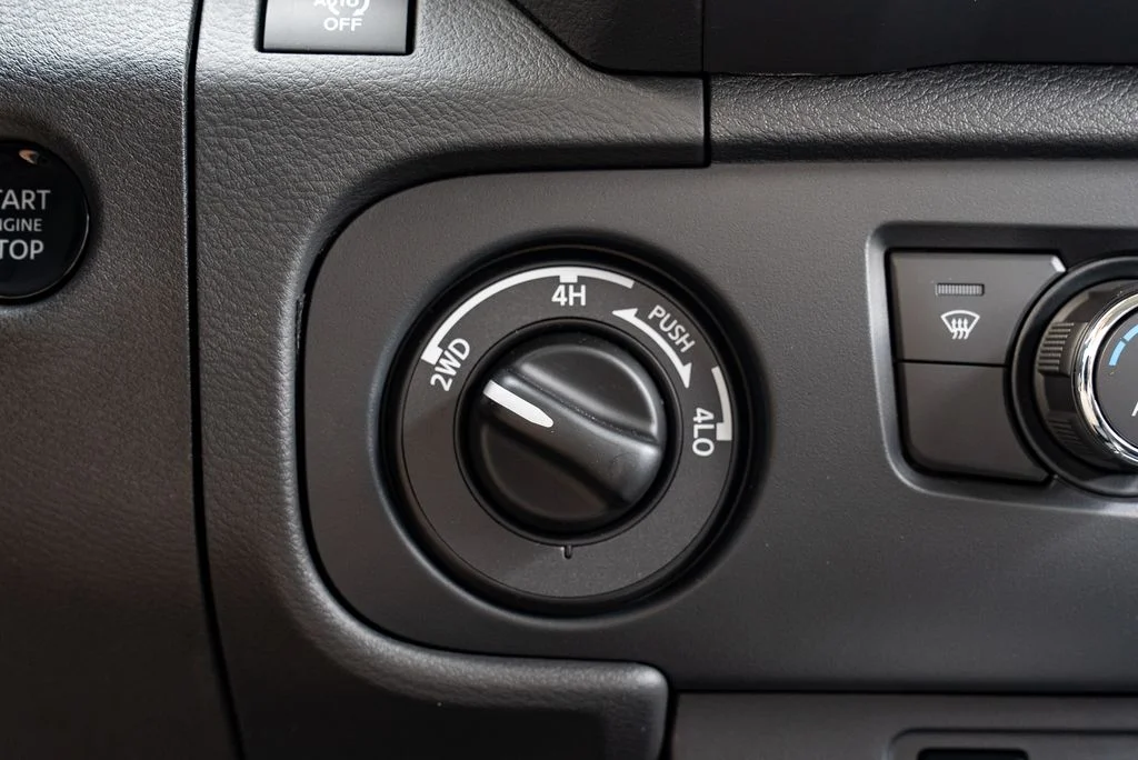 New 2026 Glacier White Nissan Crew Cab SV image 21
