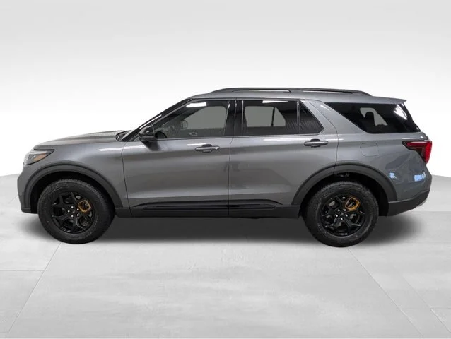 New 2026 Carbonized Gray Metallic Ford Tremor® image 29