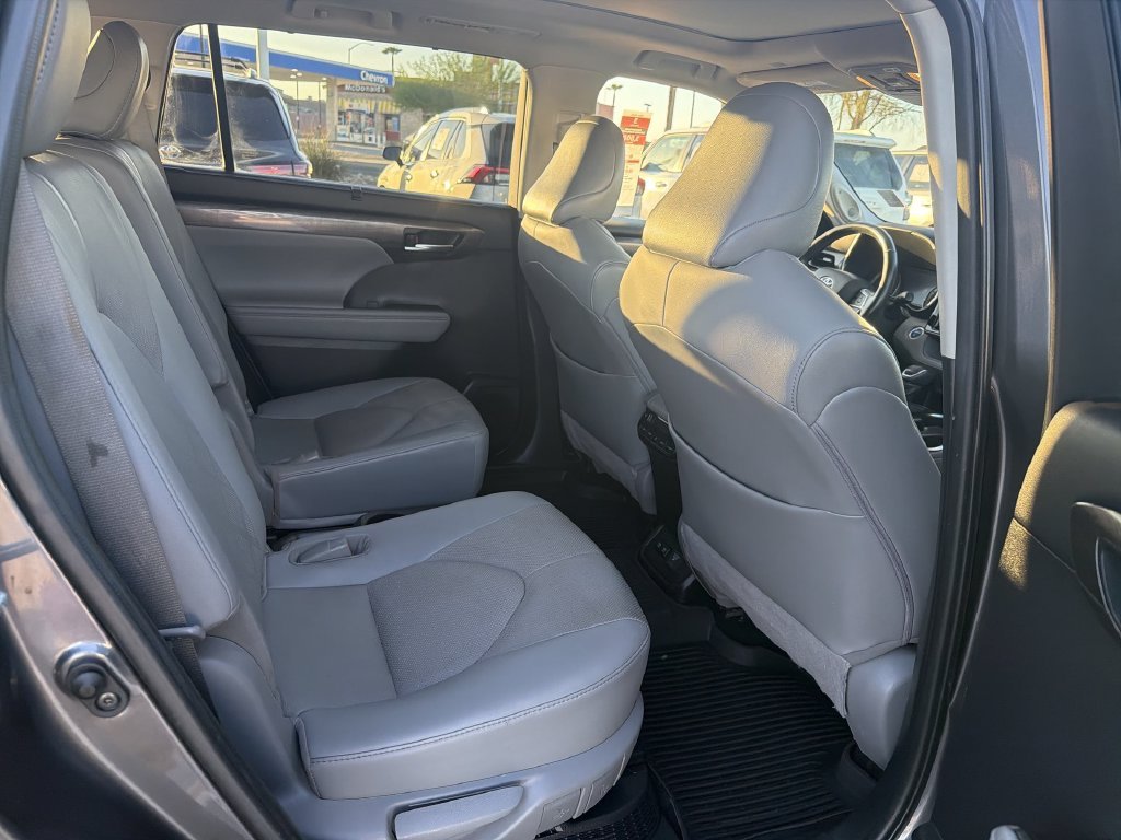 2021 Toyota Highlander Platinum - Photo 30