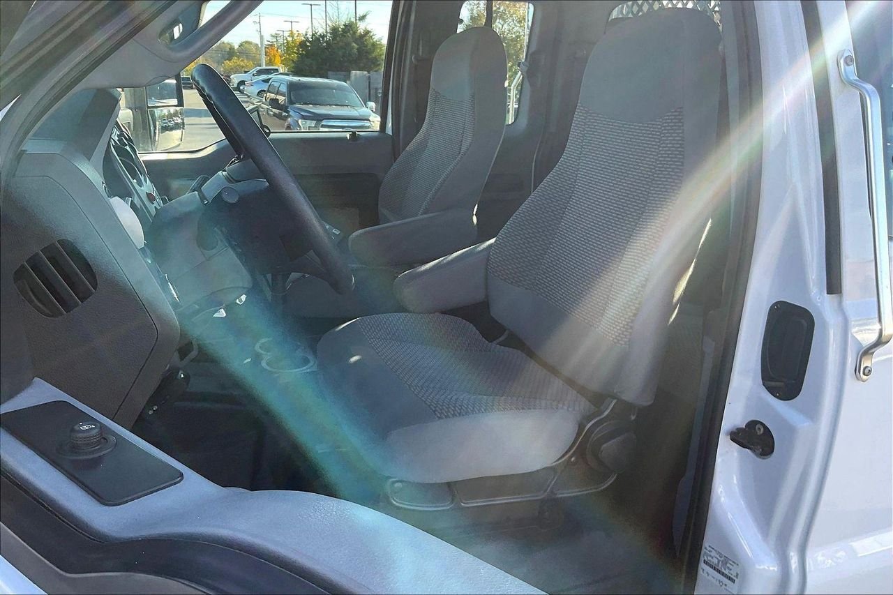 Used 2021 OXFORD WHITE Ford EXTENDED CAB CHASSIS-CAB image 21