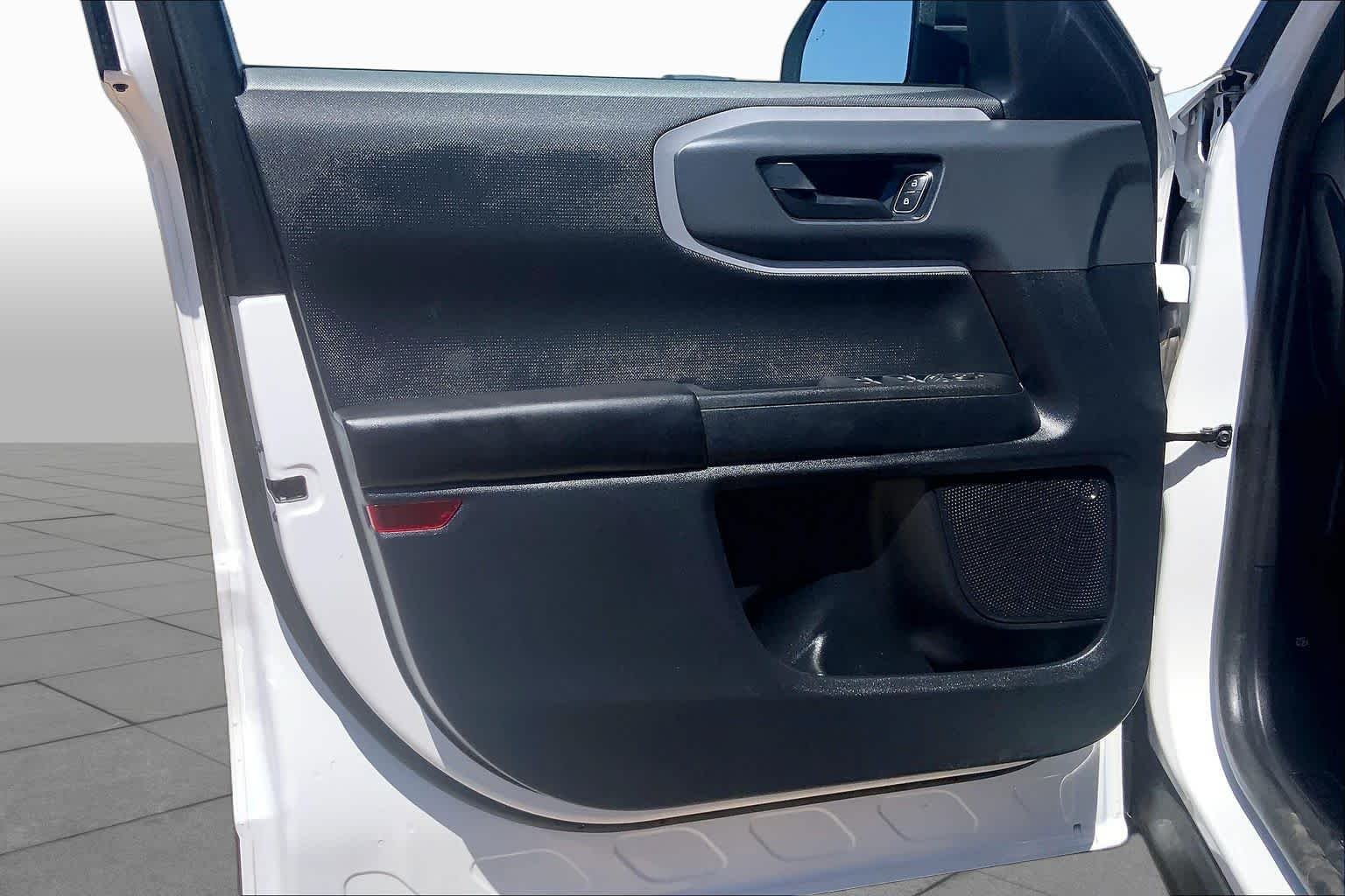 Used 2022 Oxford White Ford Base image 22