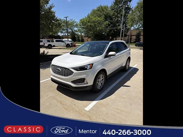 Used 2024 Star White Ford SEL image 15