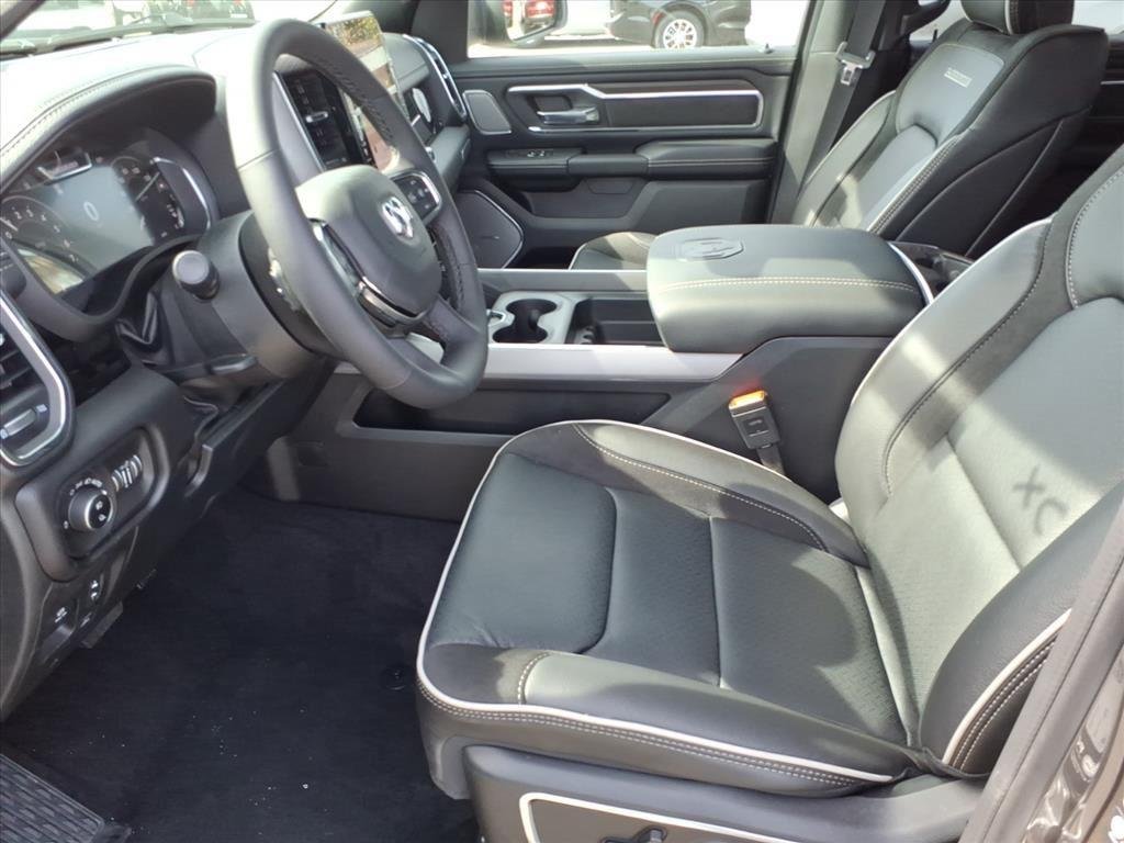 New 2026 Granite Crystal Metallic Clear-Coat Exterior Paint RAM Laramie image 3