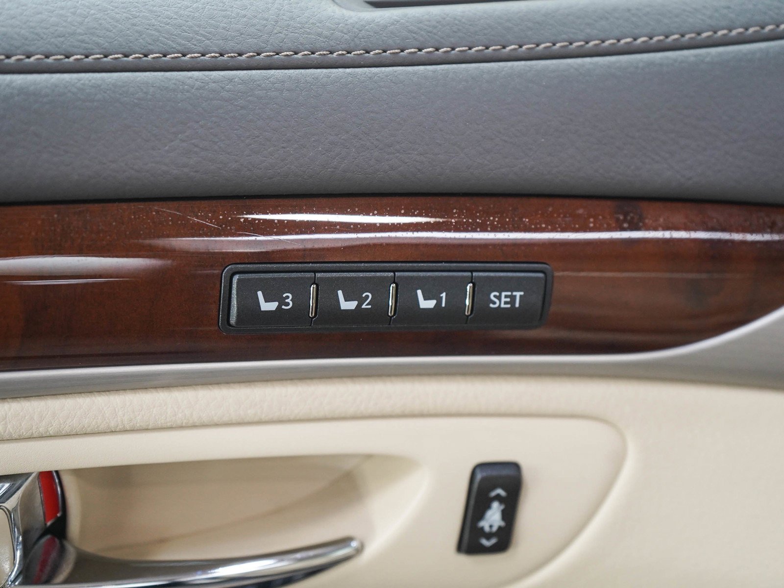 Used 2015 Obsidian Lexus 460 image 20