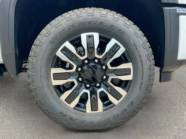 2026 GMC Sierra 2500HD Denali Ultimate - Photo 19