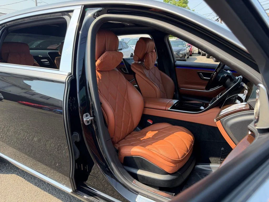 Used 2024 Black Mercedes-Benz Maybach S 580 image 7