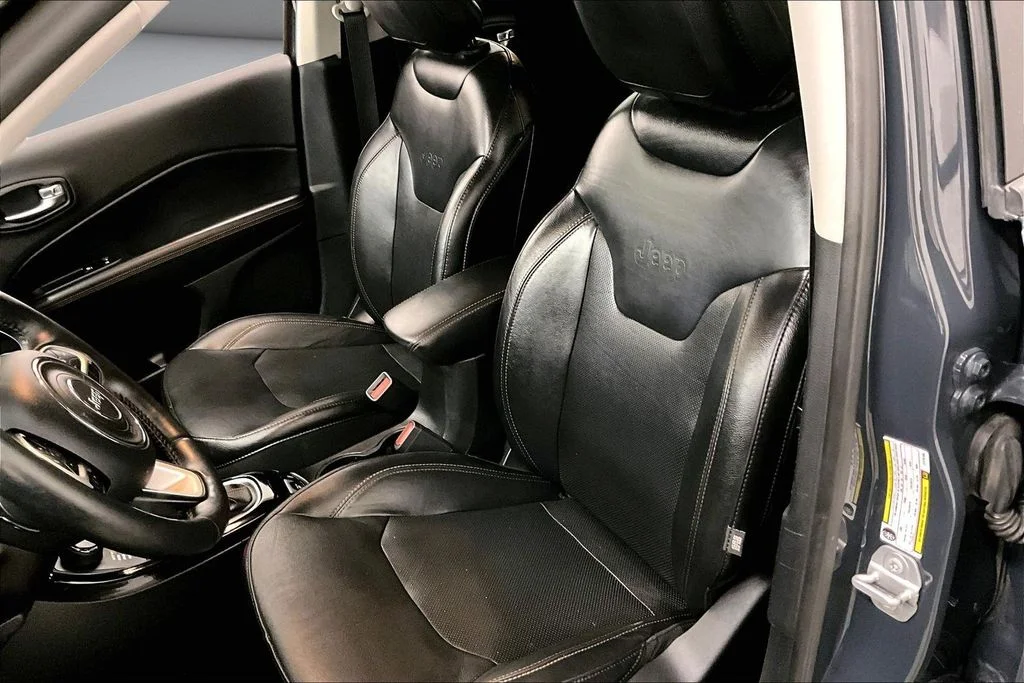 Used 2018 Black Jeep Limited image 21