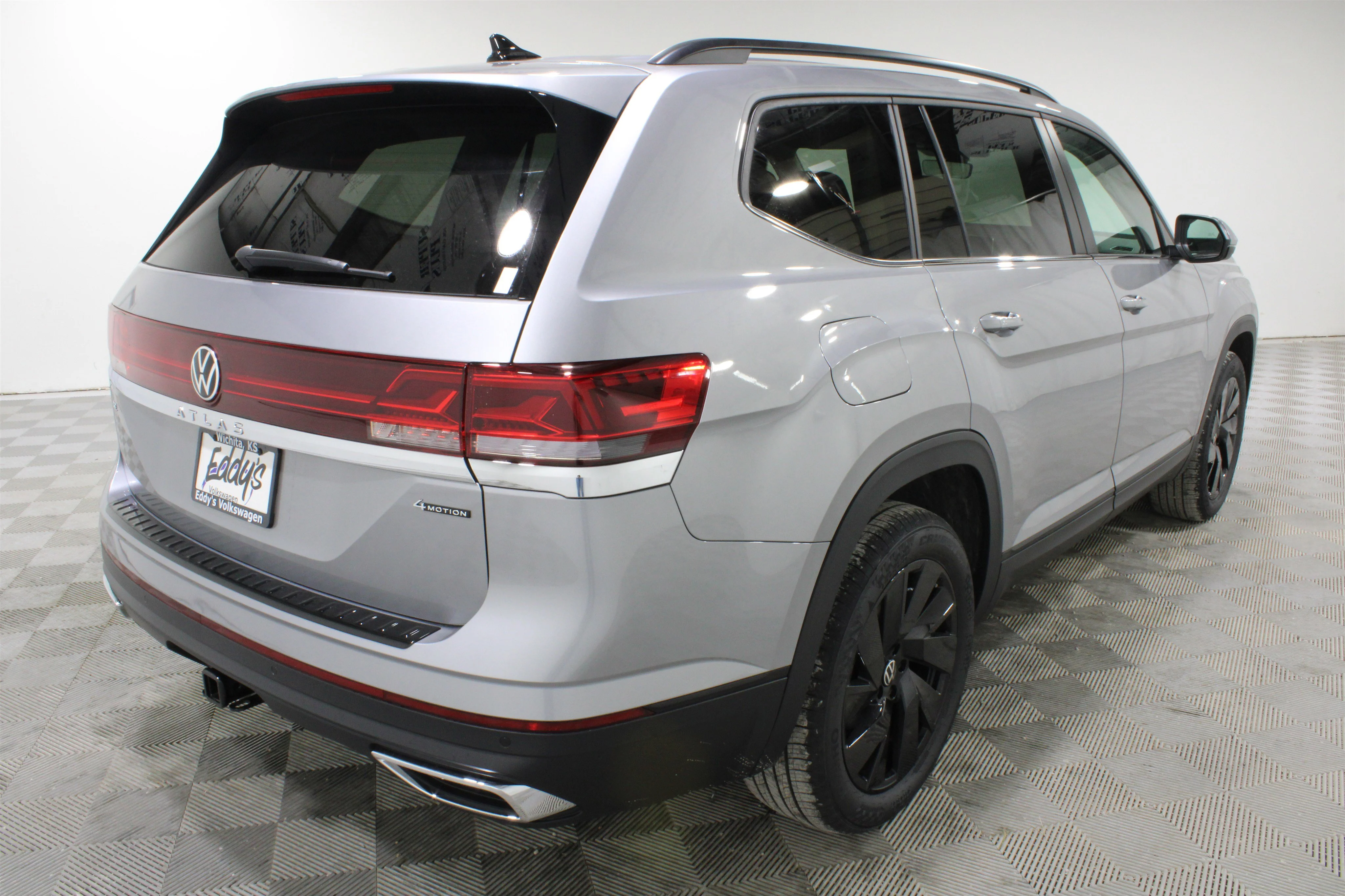 New 2026 Silver Mist Metallic Volkswagen 2.0T SE w/Technology image 28