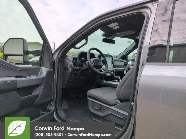 New 2026 Carbonized Gray Metallic Ford XLT image 9