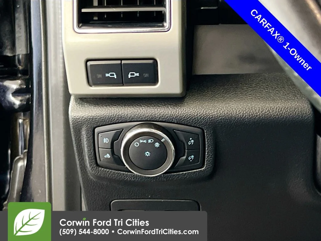 Used 2020 Agate Black Metallic Ford Lariat image 18