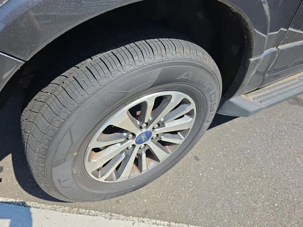 Used 2017 Magnetic Ford XLT image 6