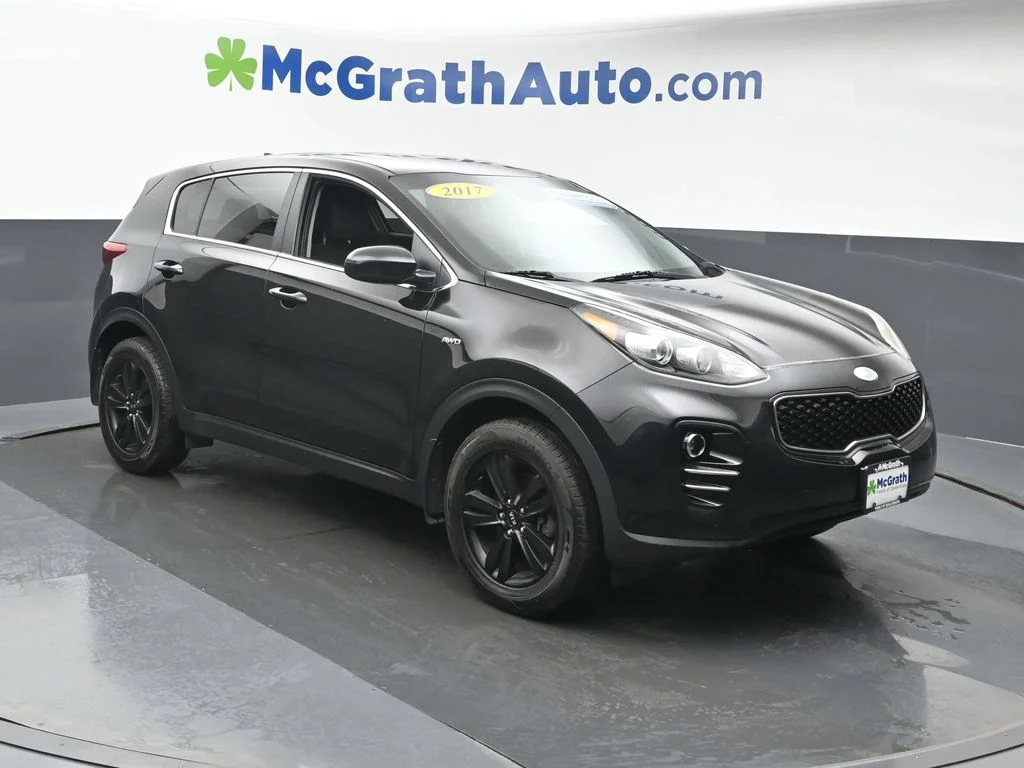 Used 2017 Red Kia LX image 2