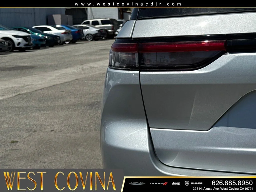 New 2026 Silver Zynith Exterior Paint Jeep  image 14