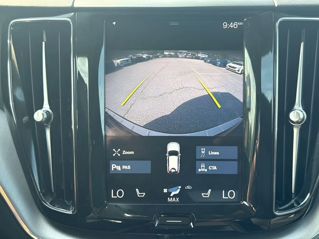 Used 2020 Black Volvo T5 Momentum image 13
