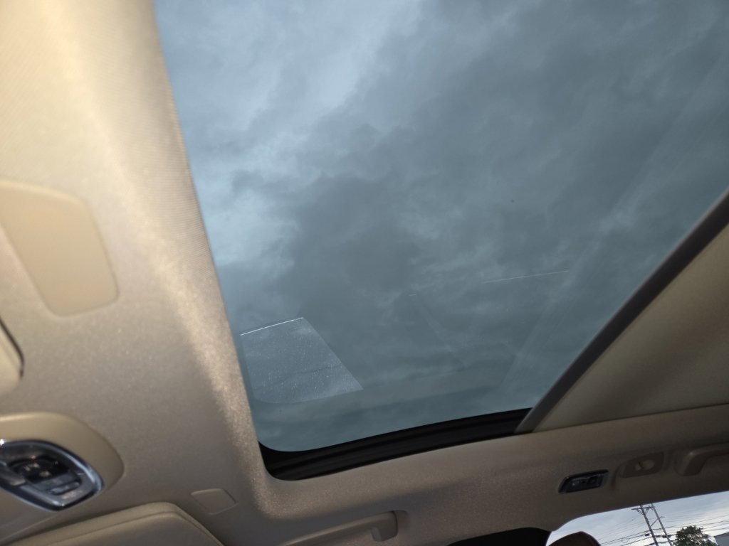 Used 2019 Silver Volvo T6 Momentum image 10