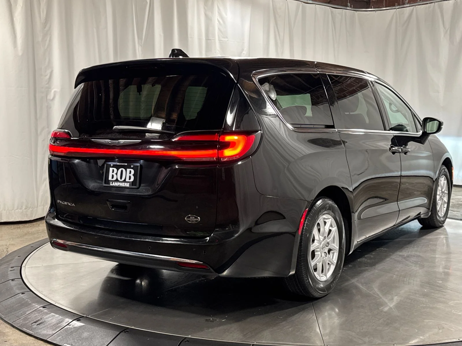 Used 2023 Black Chrysler Touring L image 10