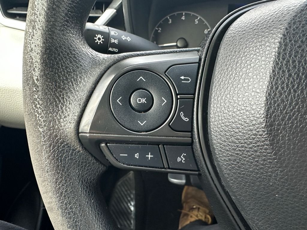 Used 2024  Toyota LE image 19
