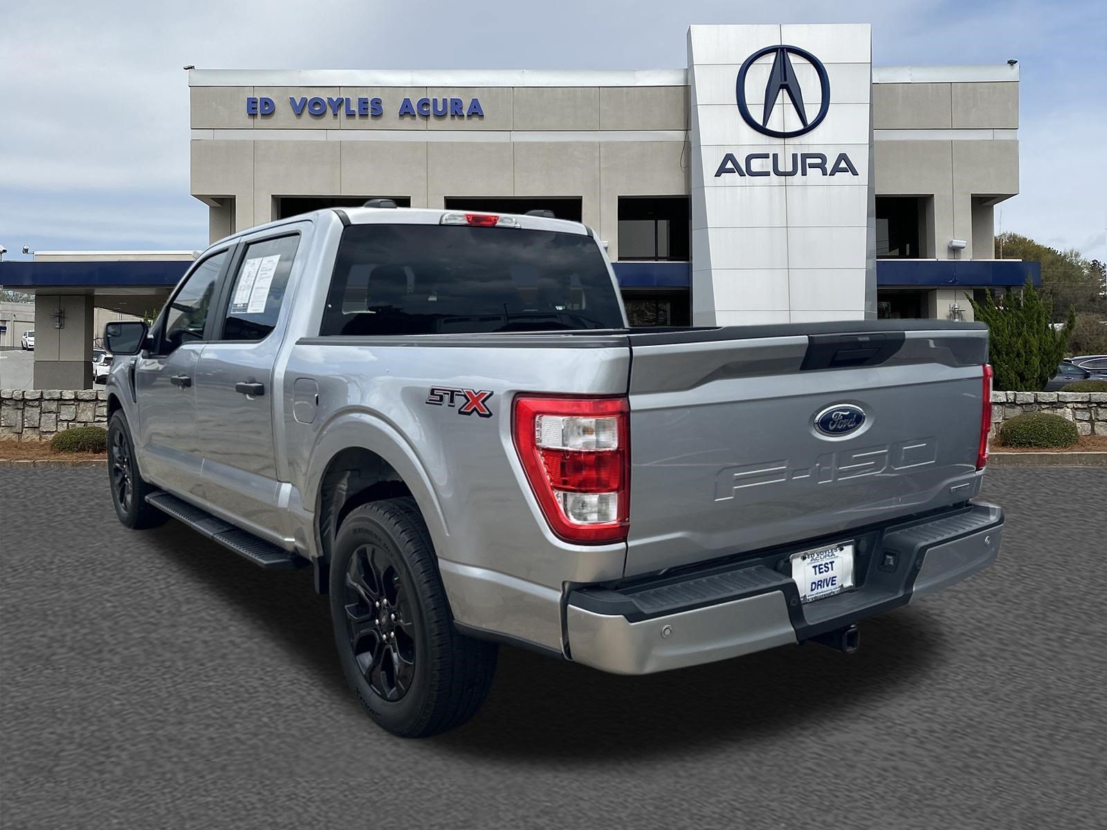 Used 2021 Iconic Silver Metallic Ford XL image 7