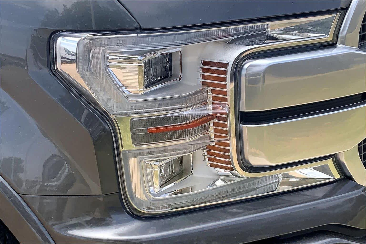 Certified Used 2020 Magnetic Metallic Ford Platinum image 28