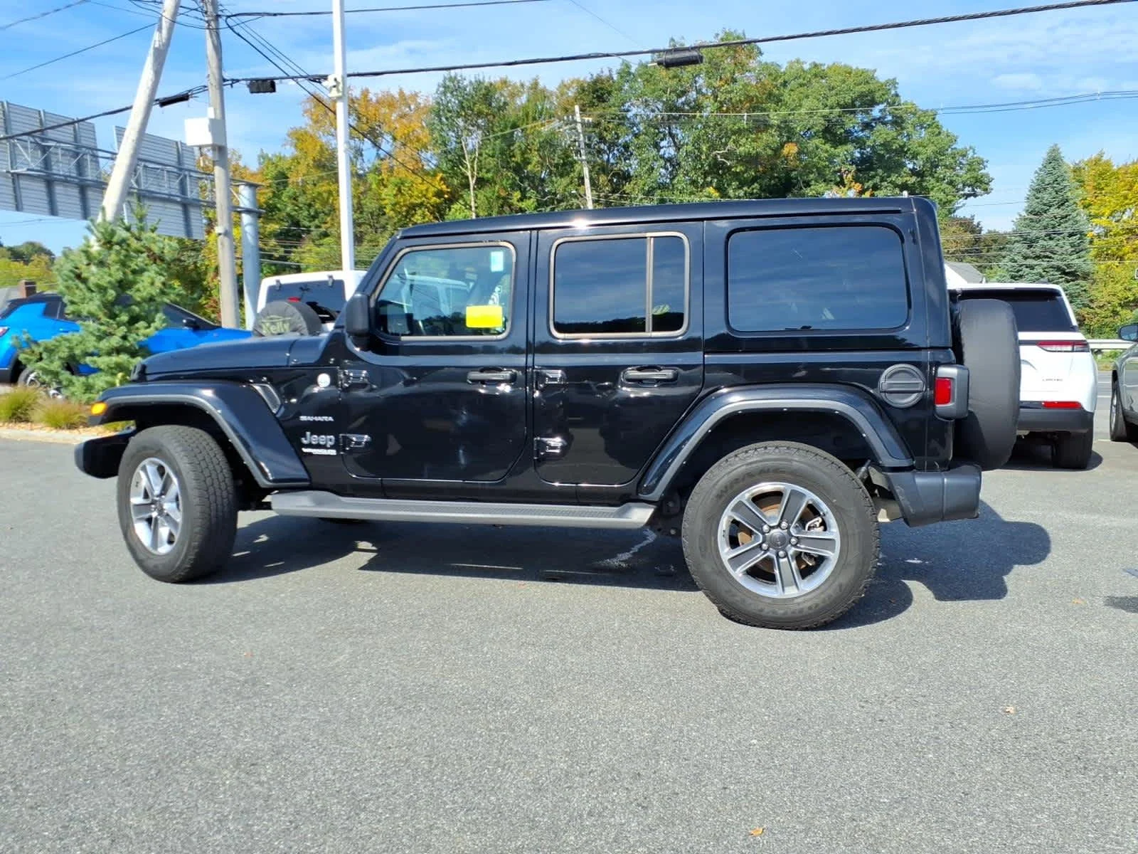 Certified Used 2022 Black Clearcoat Jeep Unlimited Sahara image 12