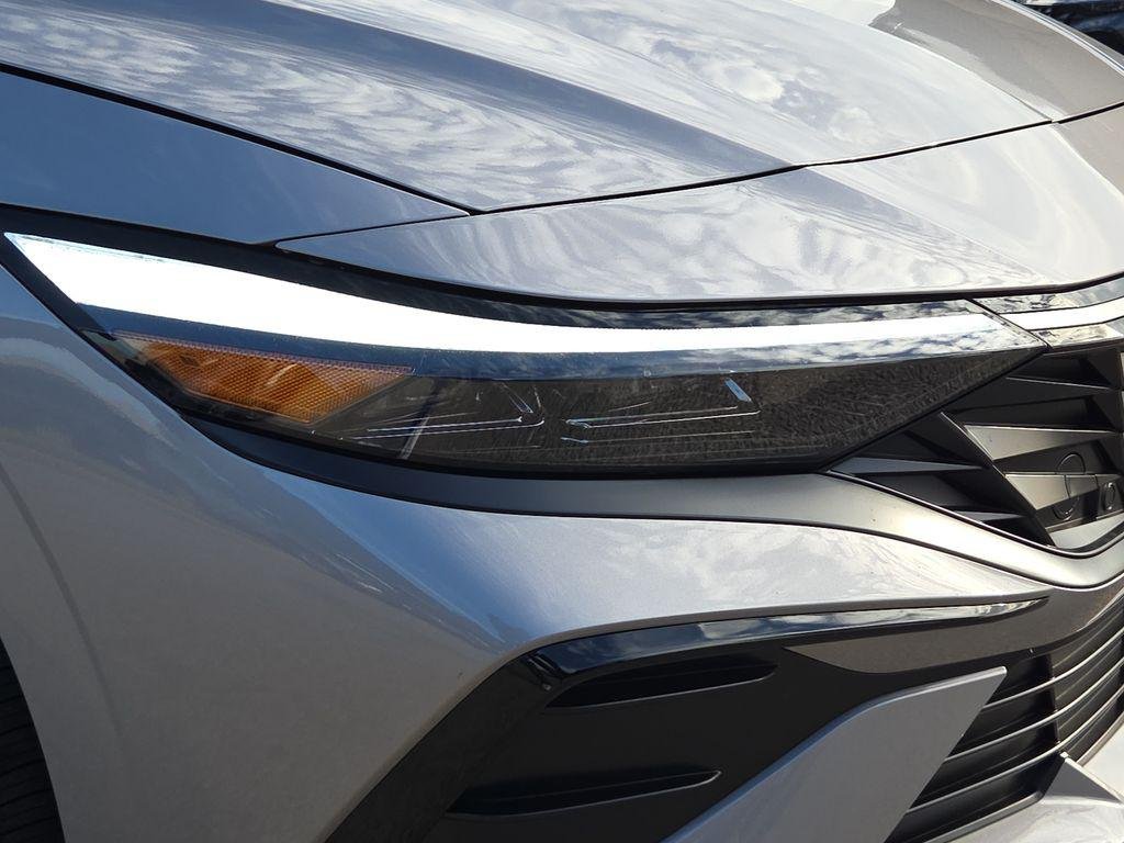 New 2025 Silver Hyundai Limited image 4