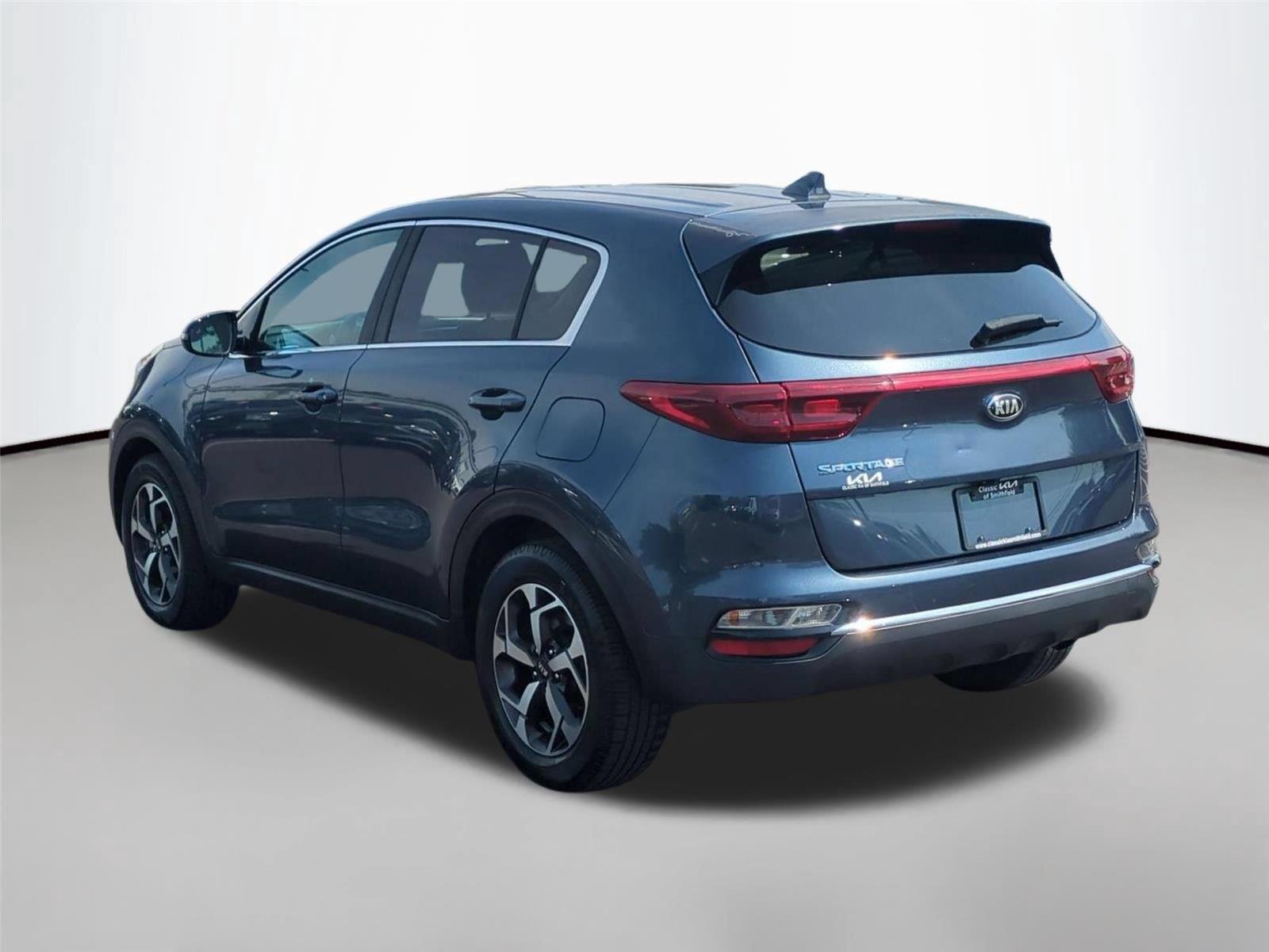 Used 2020 Pacific Blue Kia LX image 3
