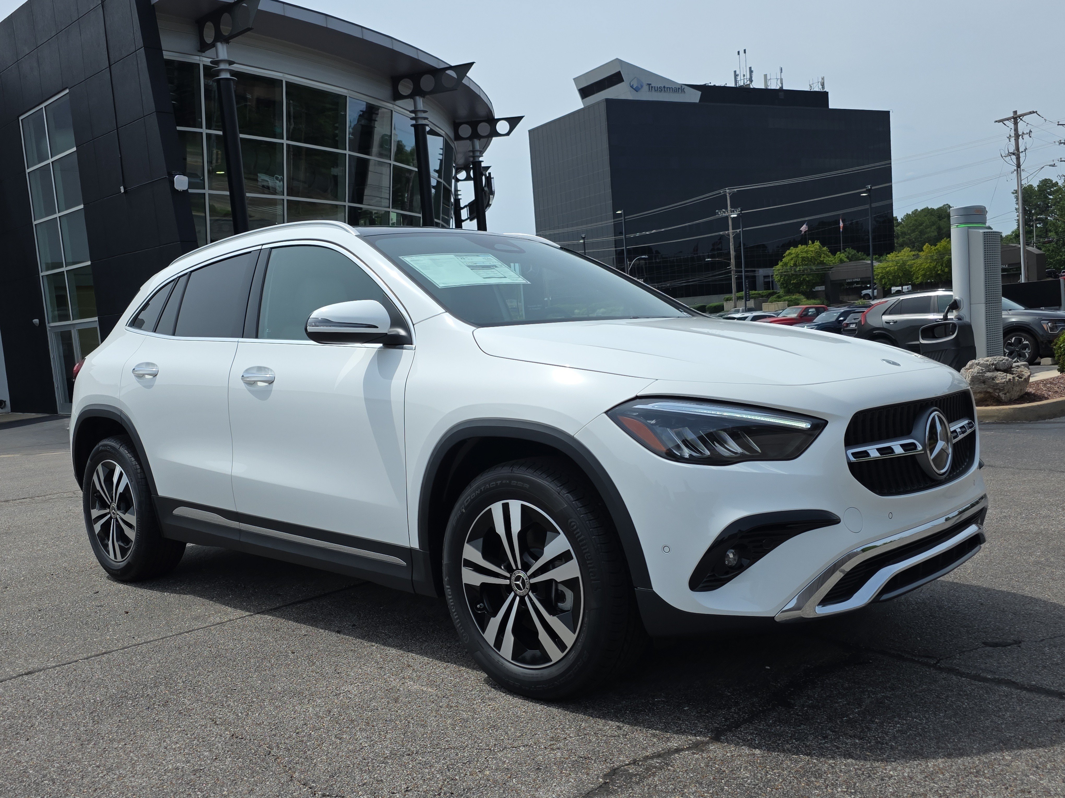 New 2026 Polar White Mercedes-Benz GLA 250 image 34