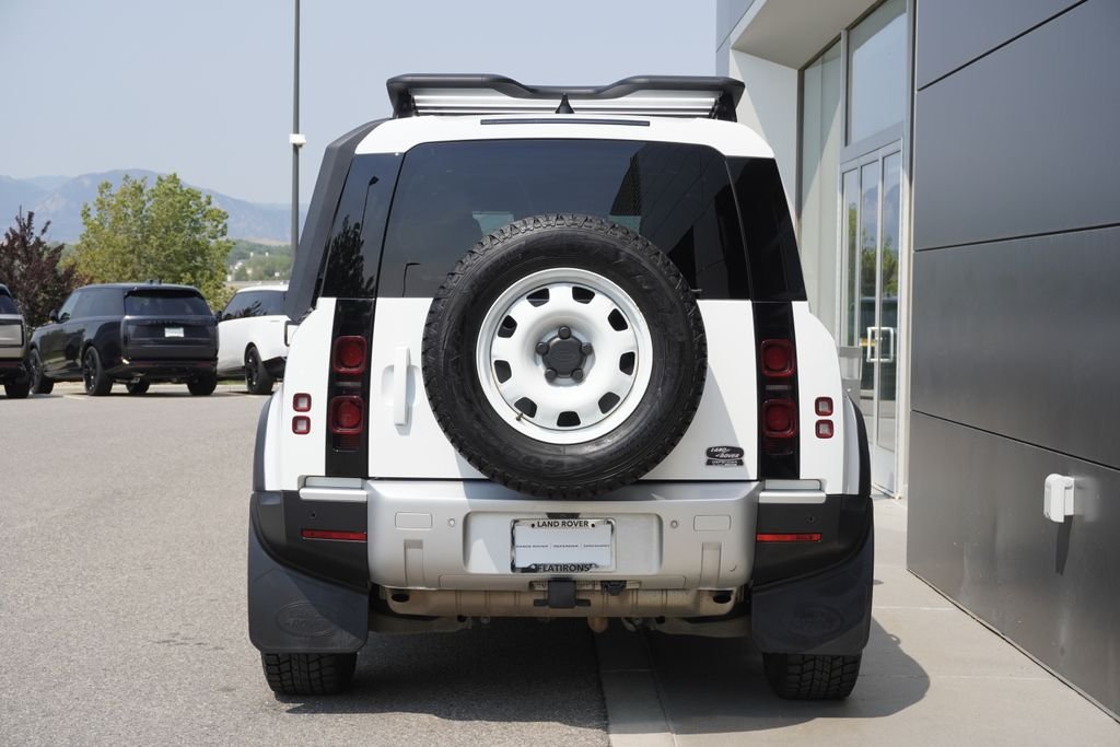 Used 2023 White Land Rover S image 6
