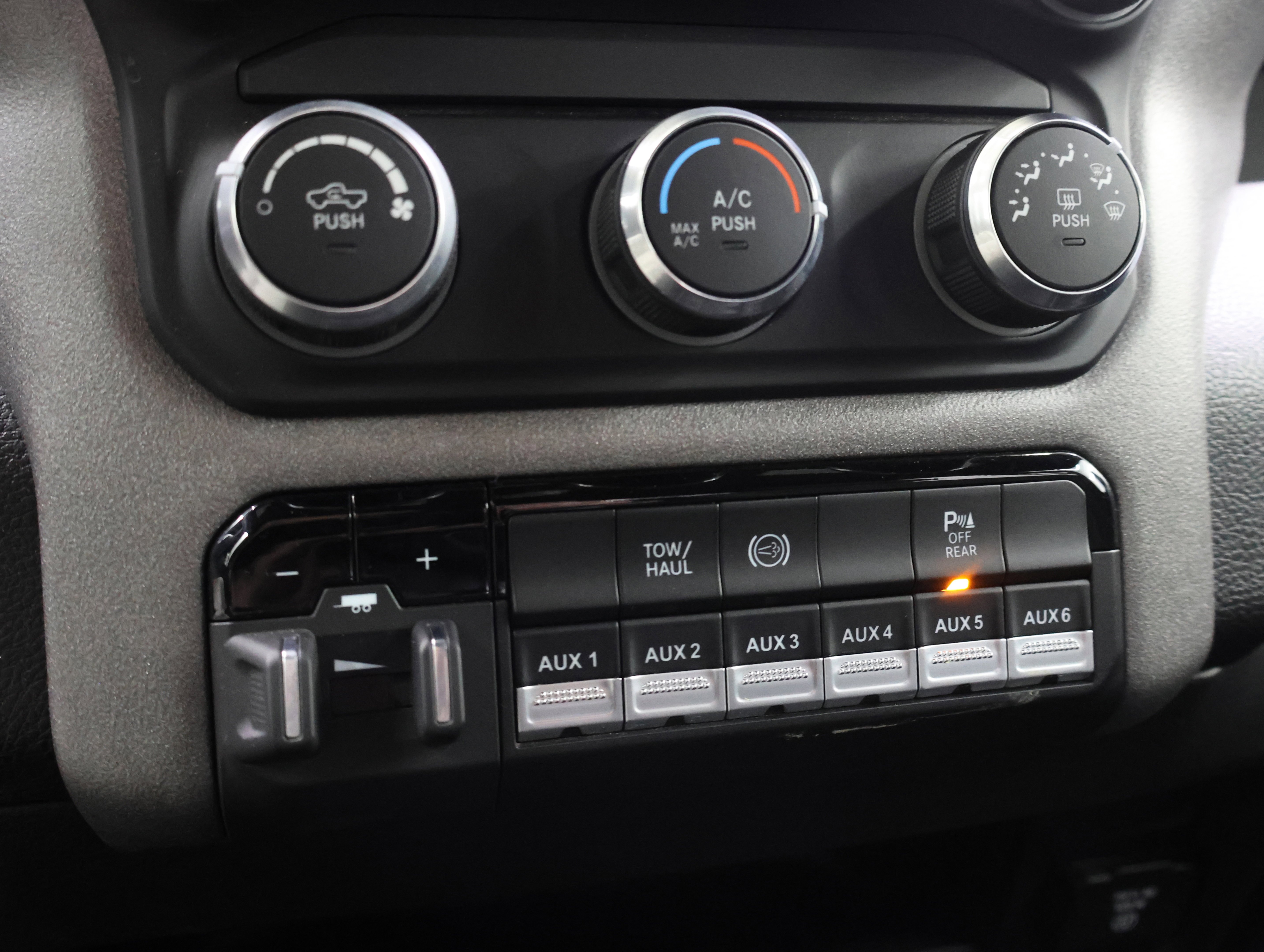 2022 RAM Ram 3500 Pickup Tradesman - Photo 48