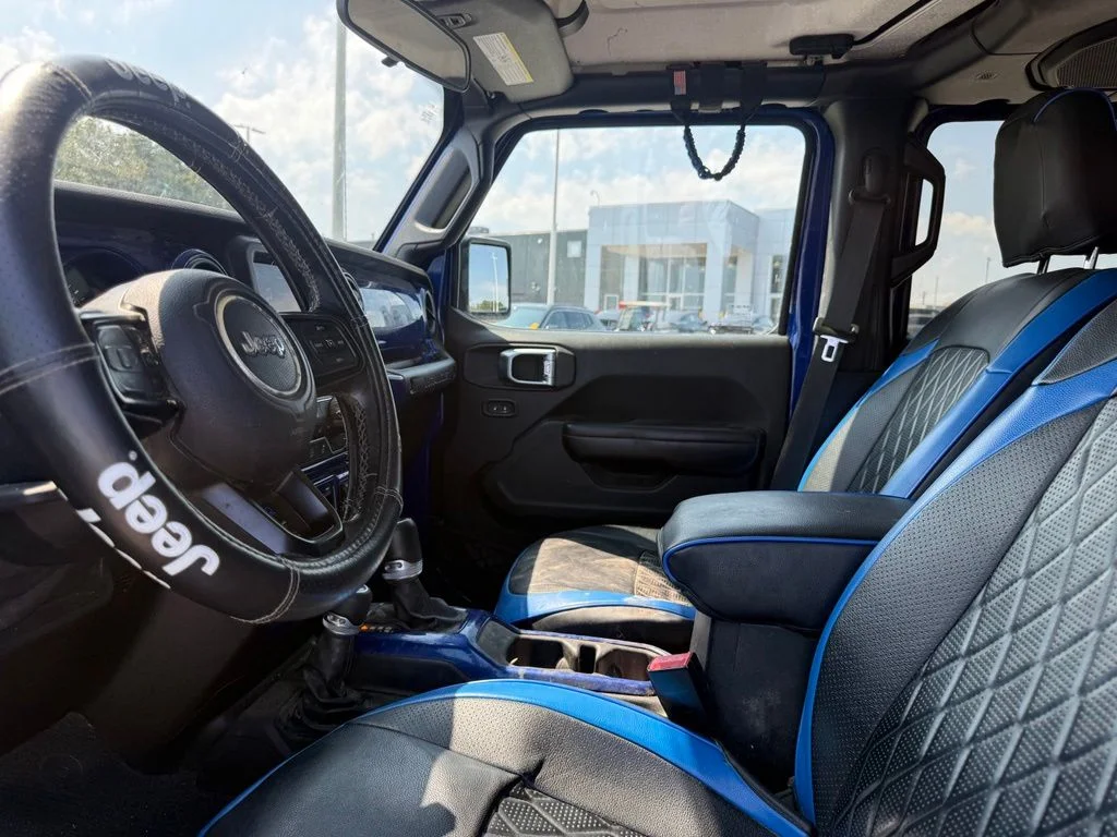 Used 2019 Blue Jeep Unlimited Sport S image 4